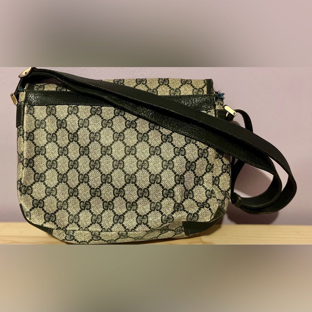 Gucci Vintage Leather Bag - Authentic - Picture 7 of 11